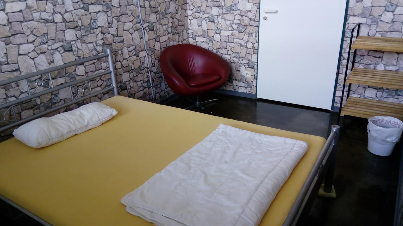 نزل أوسنابروكفي Penthouse Backpackers المظهر الخارجي الصورة